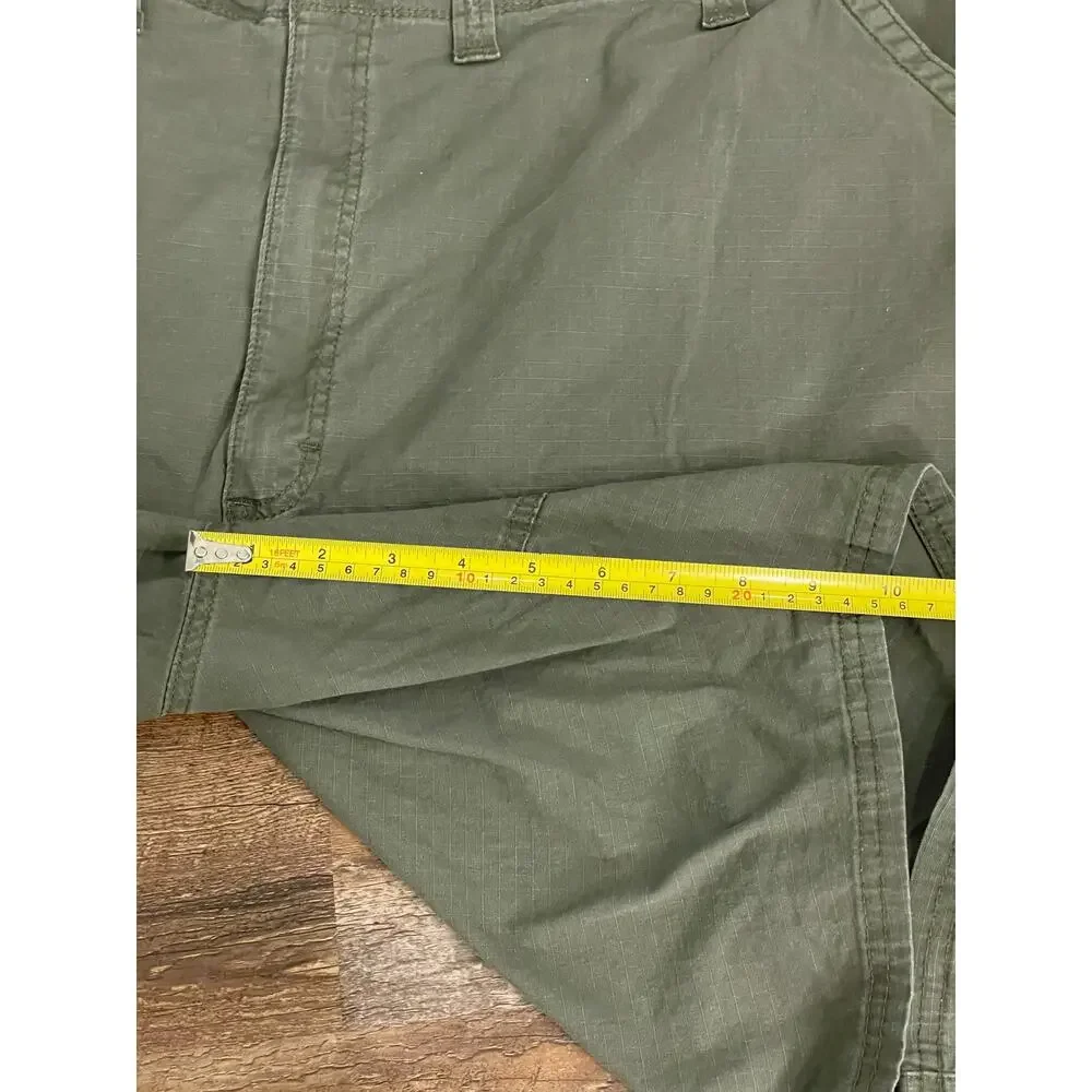Wrangler relaxed fit green khaki cargos, 48 mens
